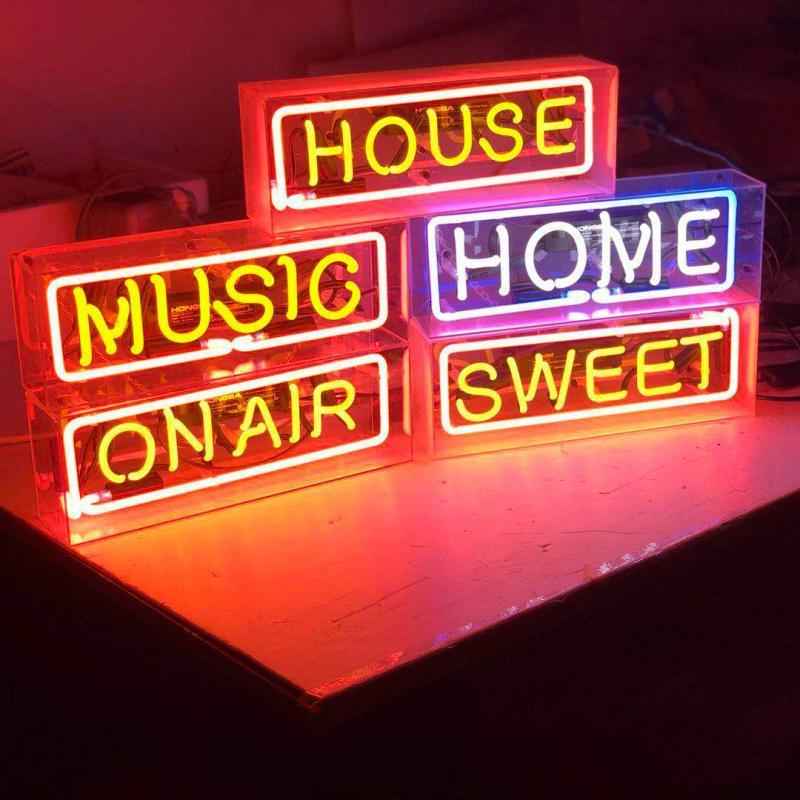 LED-illuminated Lettered Neon Decorative Lamp