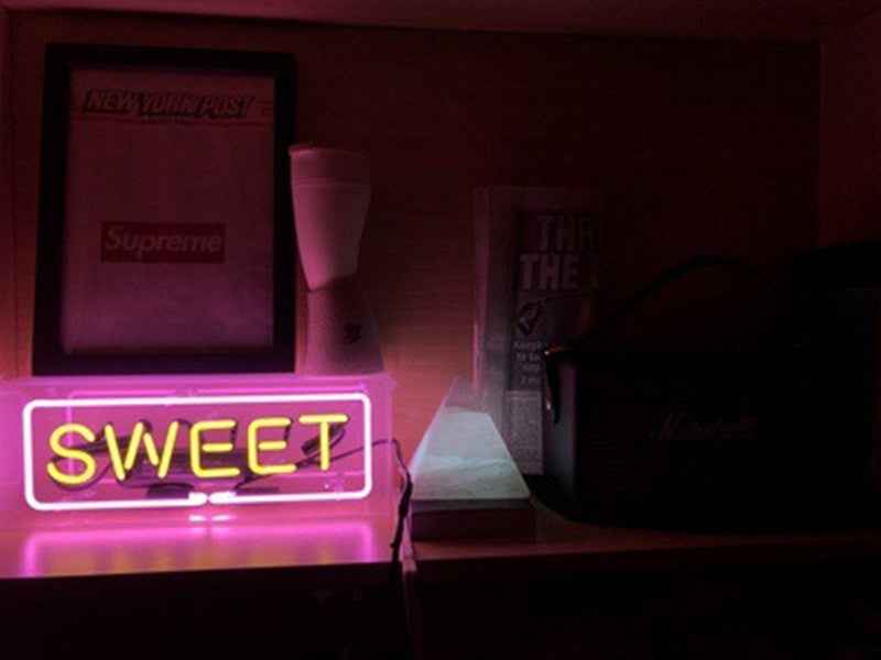 LED-illuminated Lettered Neon Decorative Lamp